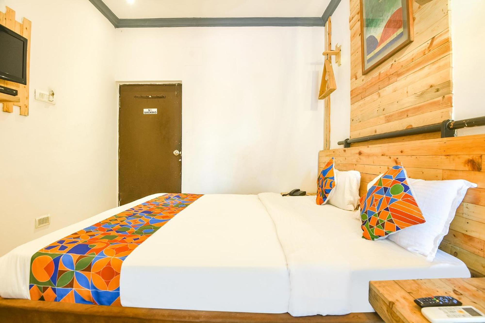 Fabexpress Neo Calangute Beach Resort Bagian luar foto