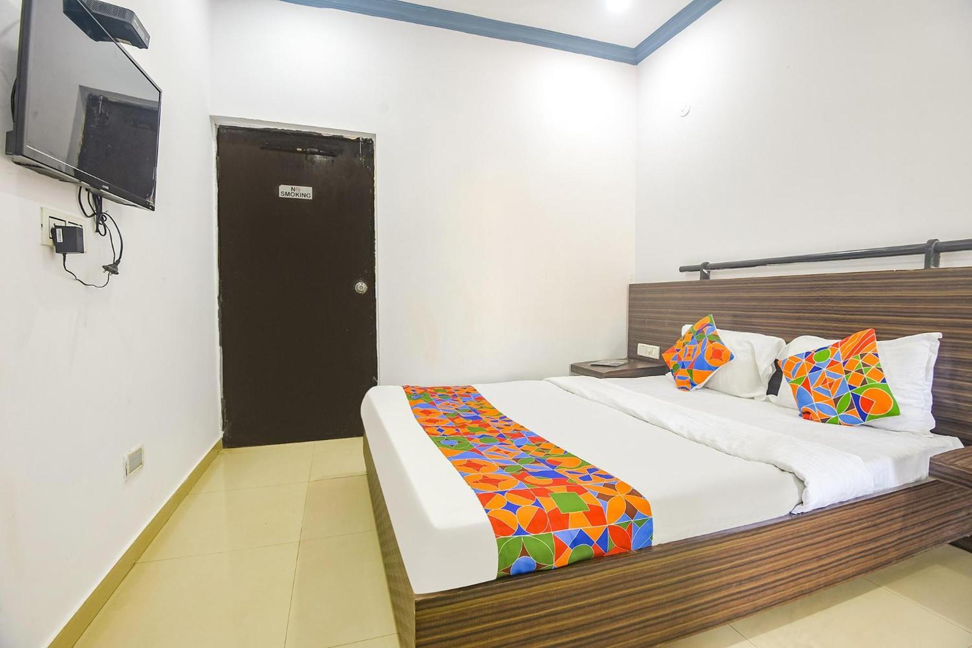 Fabexpress Neo Calangute Beach Resort Bagian luar foto