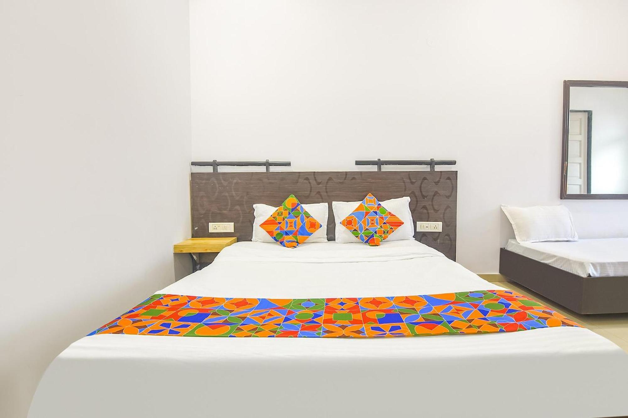 Fabexpress Neo Calangute Beach Resort Bagian luar foto