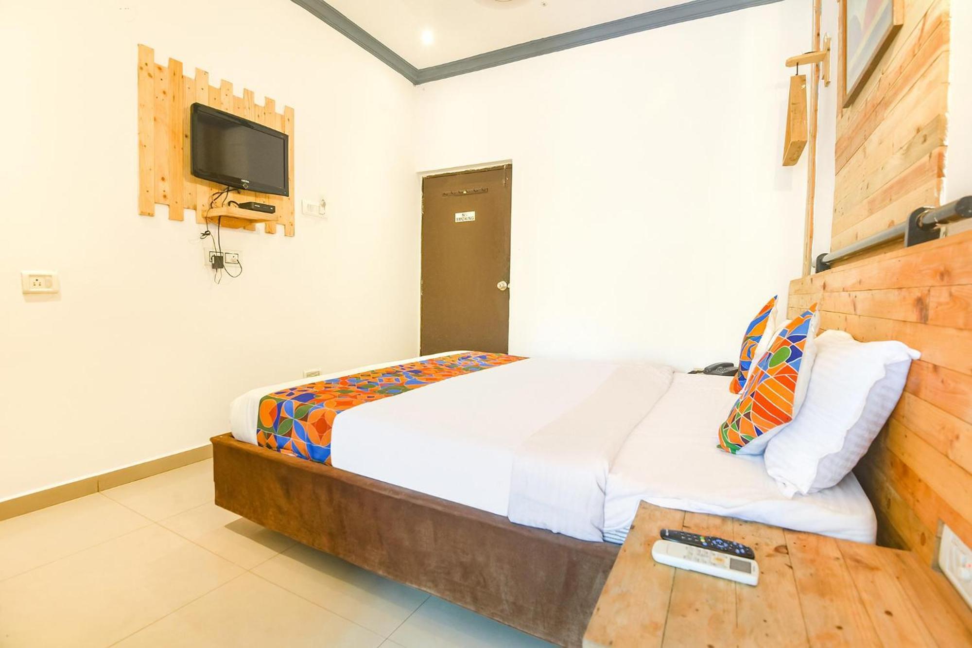 Fabexpress Neo Calangute Beach Resort Bagian luar foto