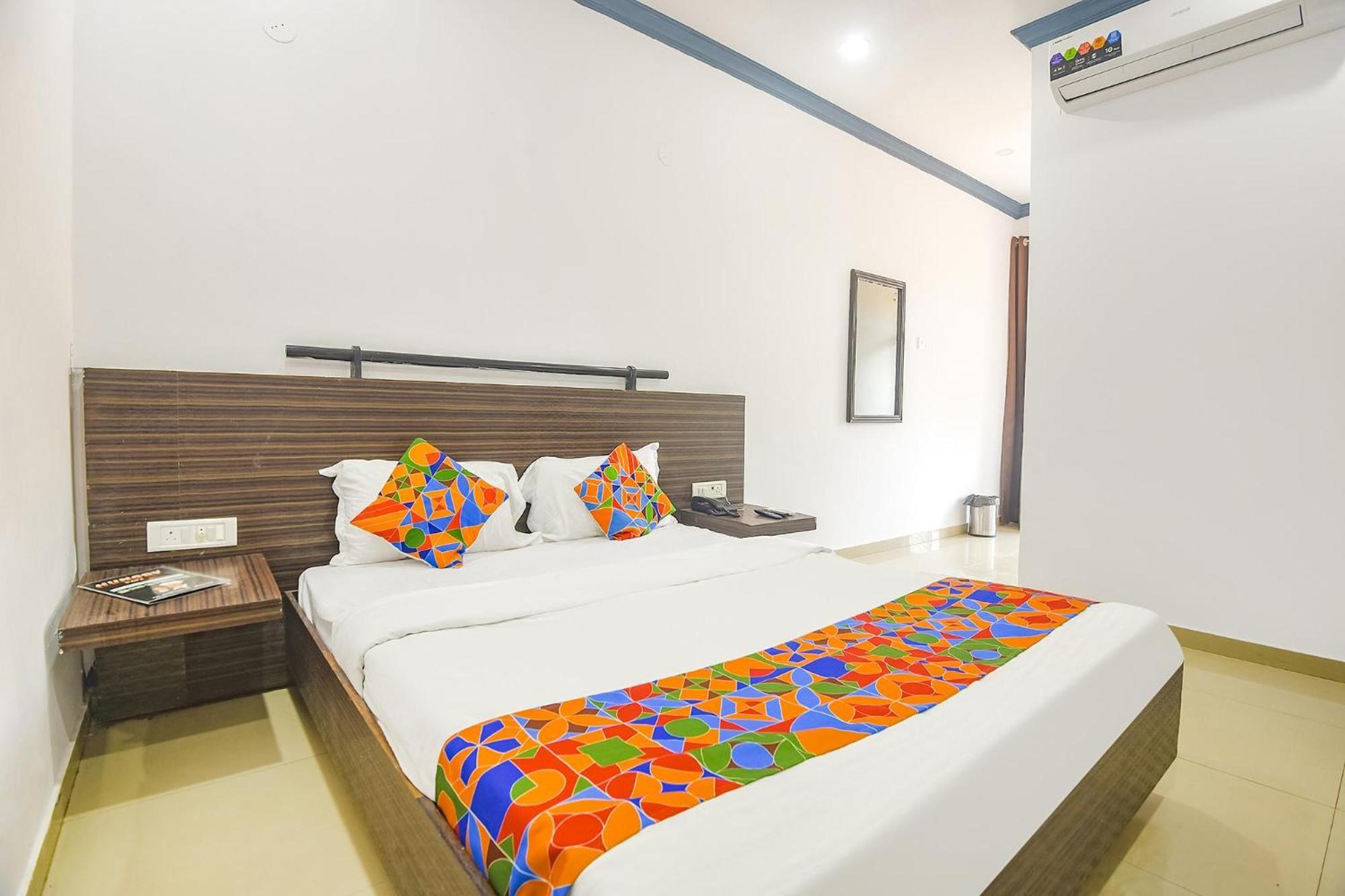 Fabexpress Neo Calangute Beach Resort Bagian luar foto