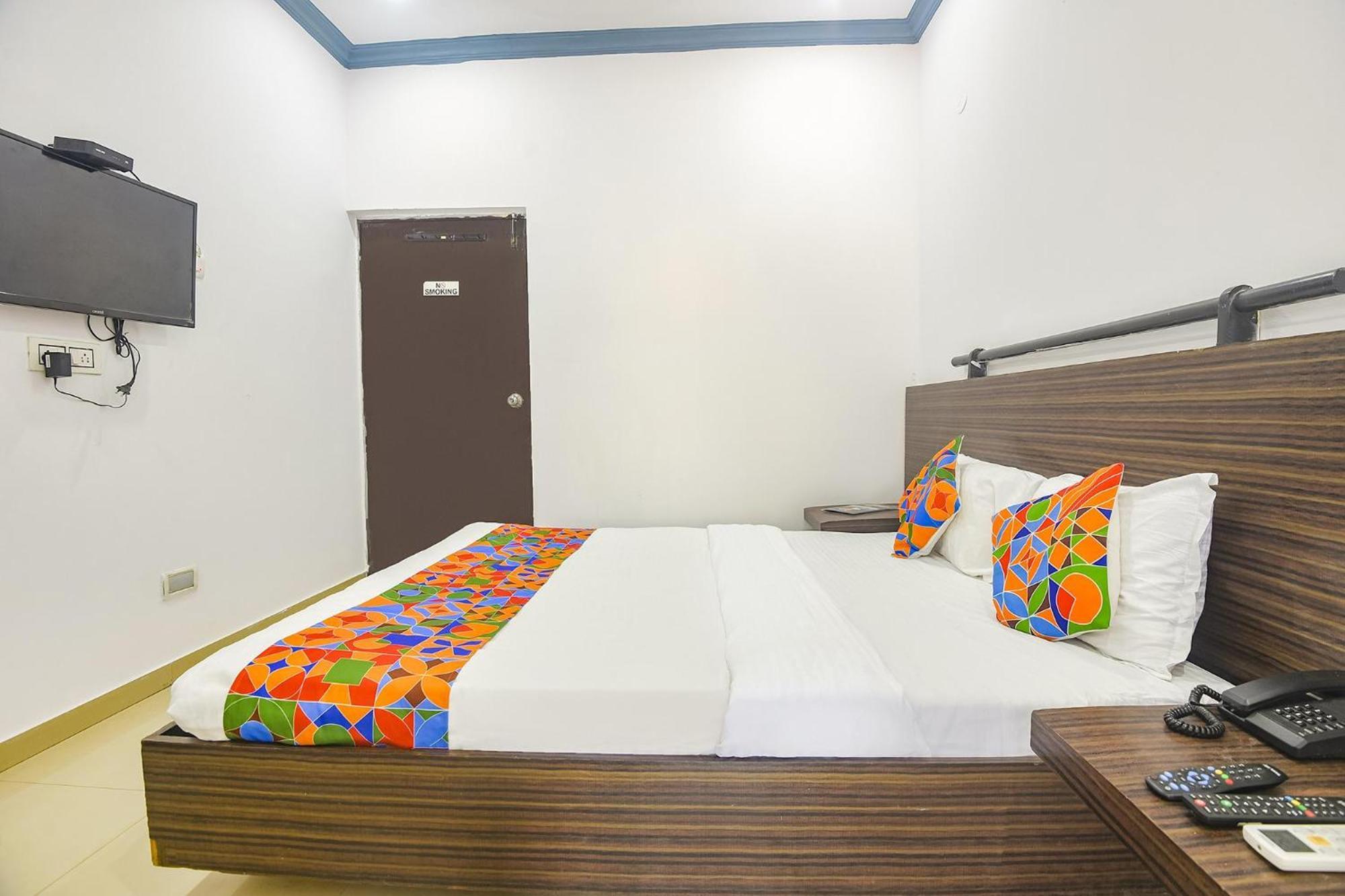Fabexpress Neo Calangute Beach Resort Bagian luar foto