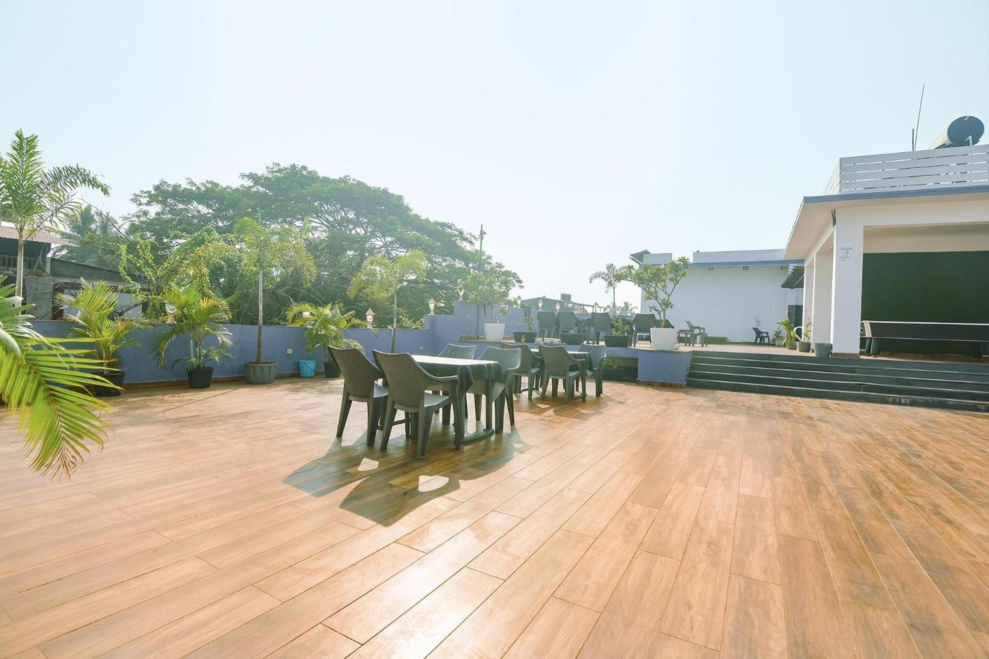Fabexpress Neo Calangute Beach Resort Bagian luar foto