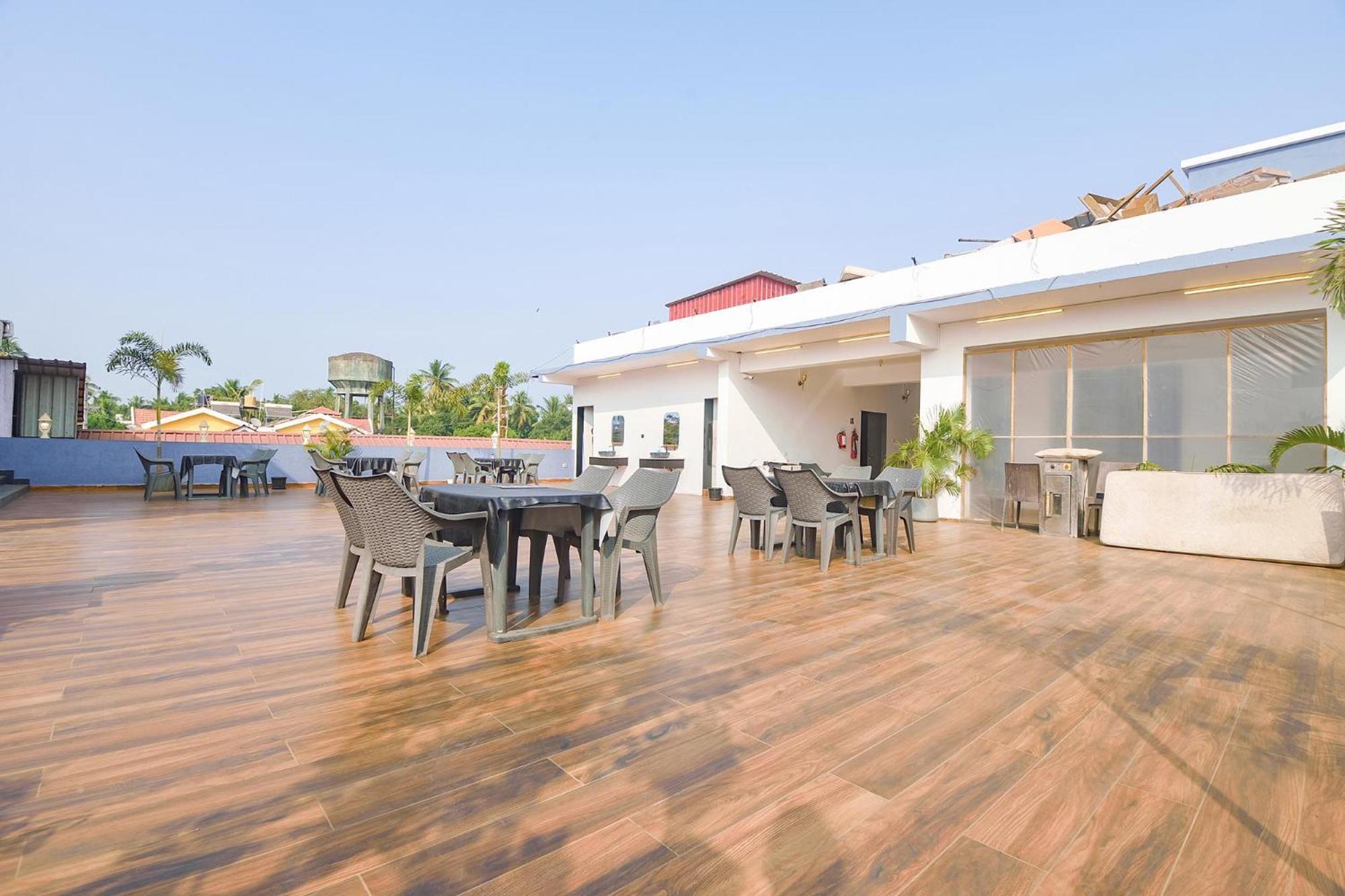 Fabexpress Neo Calangute Beach Resort Bagian luar foto