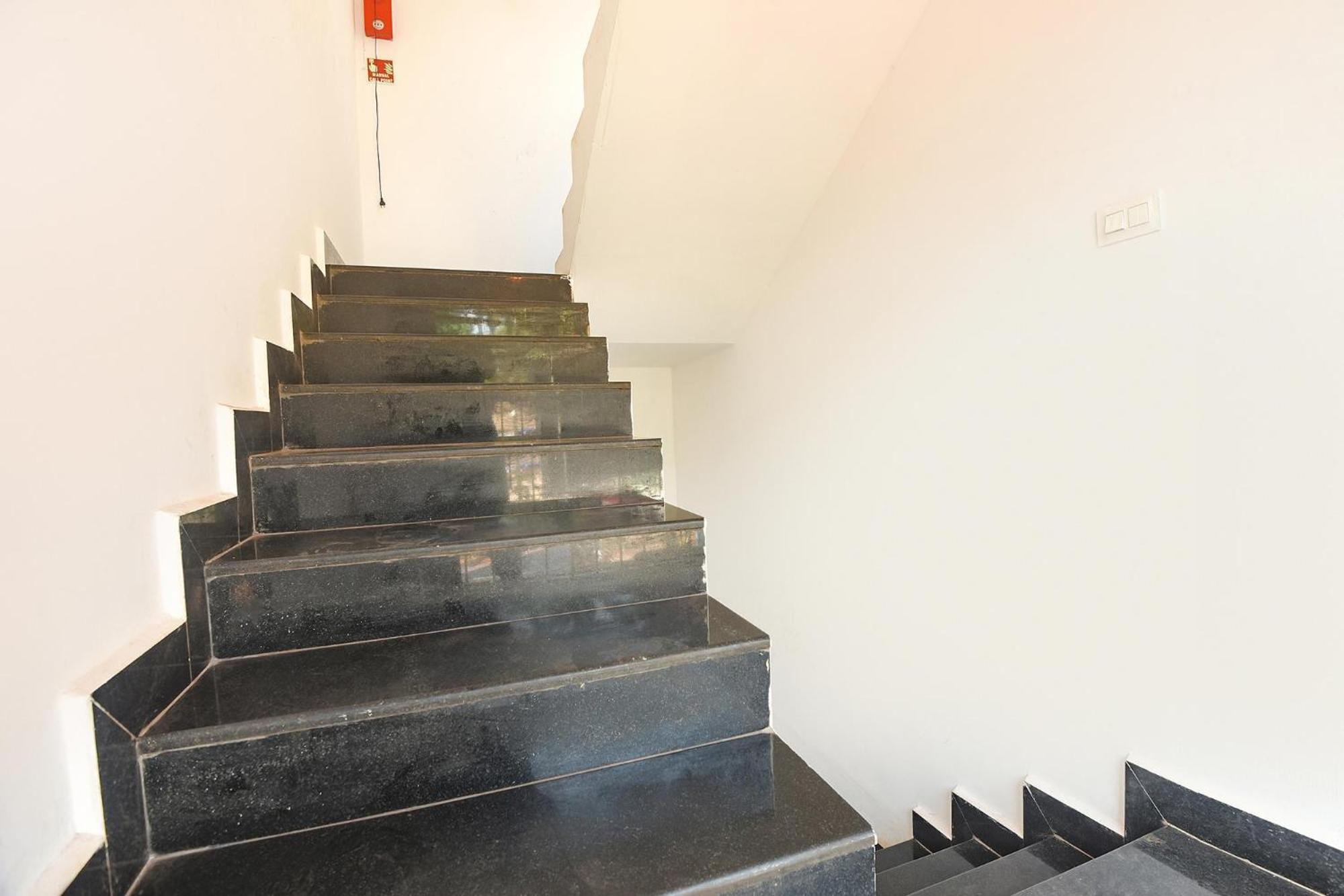 Fabexpress Neo Calangute Beach Resort Bagian luar foto