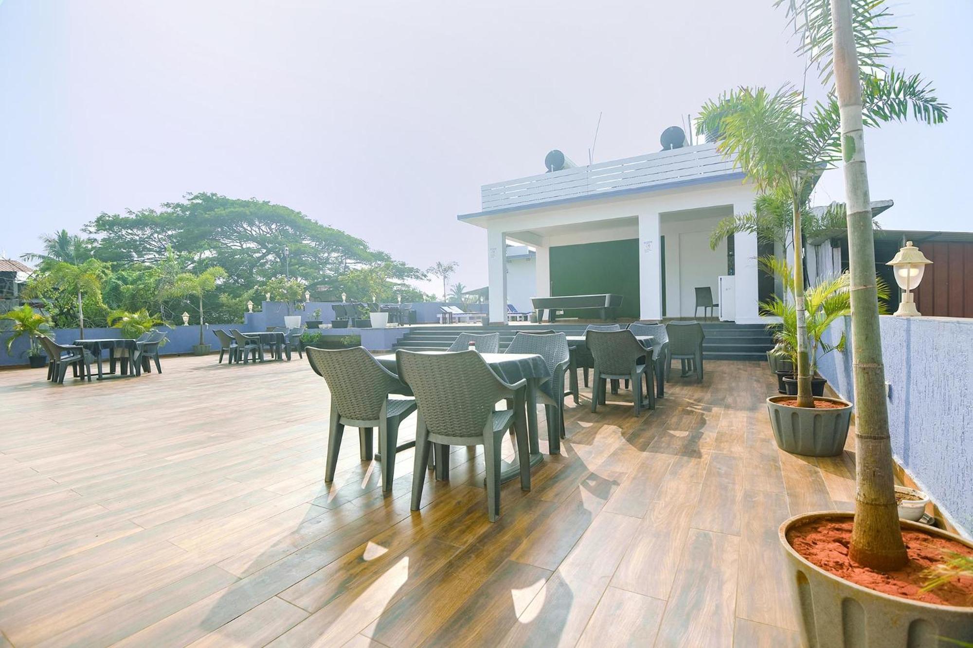 Fabexpress Neo Calangute Beach Resort Bagian luar foto